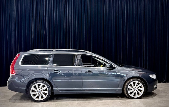 Volvo V70 6 of 30