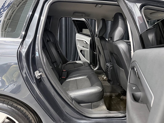 Volvo V70 13 of 30