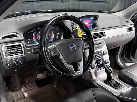 Volvo V70 14 of 30
