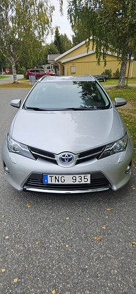Toyota Auris 5 of 10