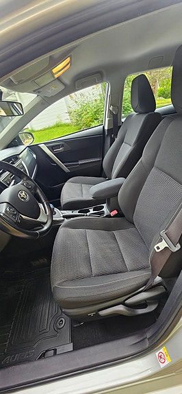 Toyota Auris 7 of 10