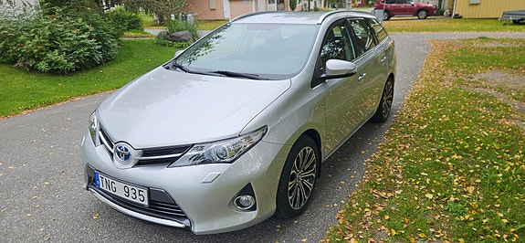 Toyota Auris 2 of 10