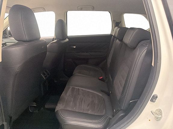 Mitsubishi Outlander 13 of 23