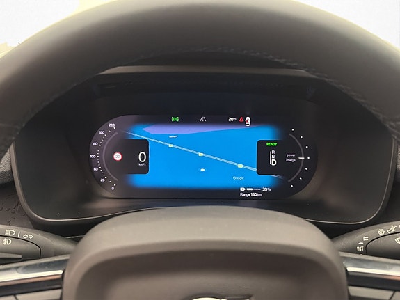 Volvo XC40 12 of 30