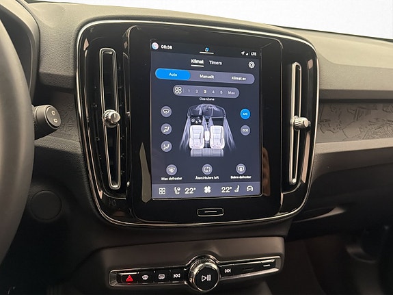 Volvo XC40 19 of 30