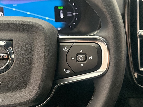 Volvo XC40 15 of 30