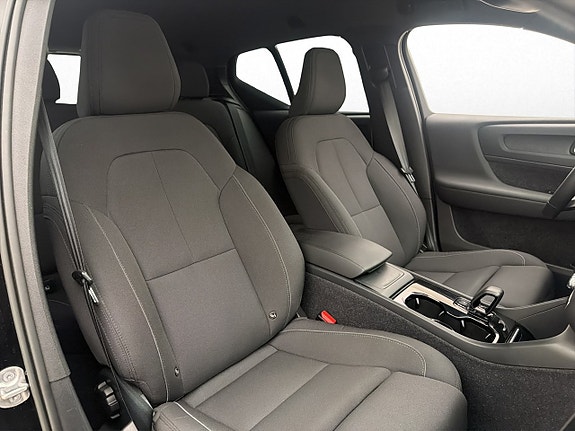 Volvo XC40 23 of 30