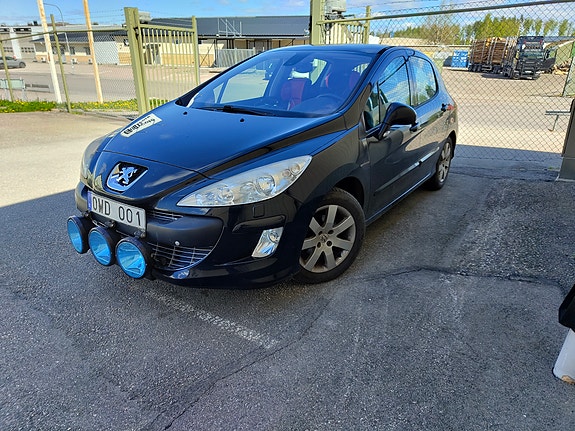 Peugeot 308 2 of 4