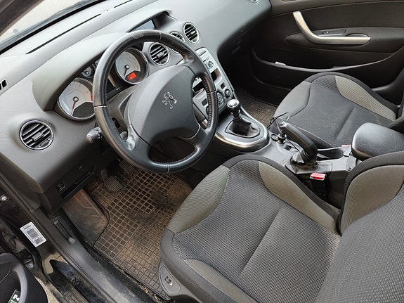 Peugeot 308 4 of 4