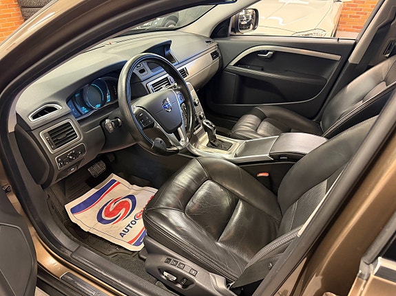 Volvo XC70 6 of 11