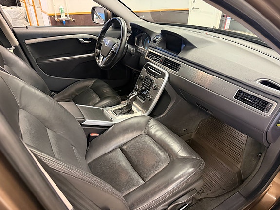 Volvo XC70 7 of 11