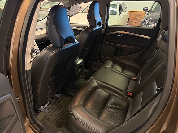 Volvo XC70 10 of 11