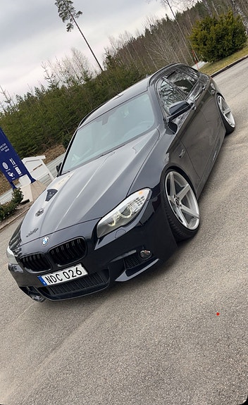 BMW 520d 2 of 4