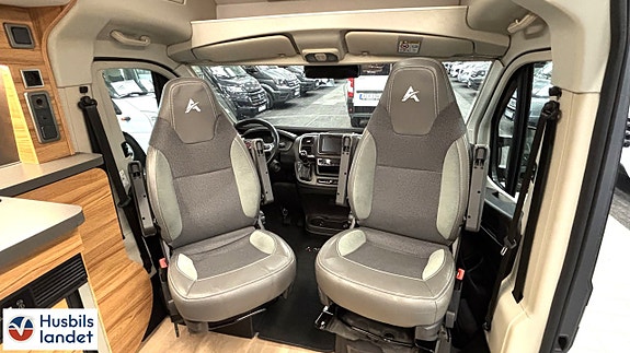Affinity Affinity CAMPER VAN 4 of 12