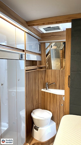 Affinity Affinity CAMPER VAN 11 of 12