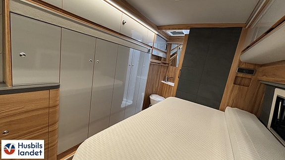 Affinity Affinity CAMPER VAN 9 of 12