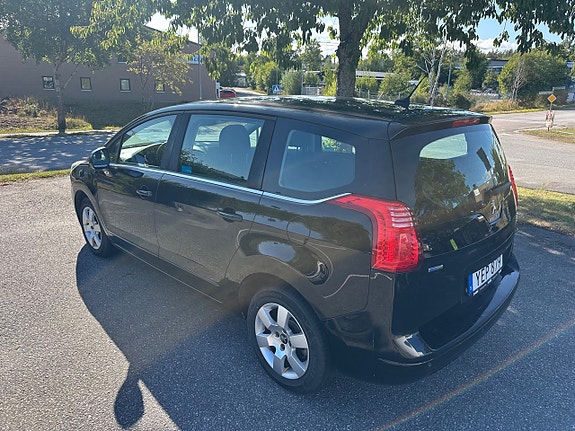 Peugeot 5008 7 of 9