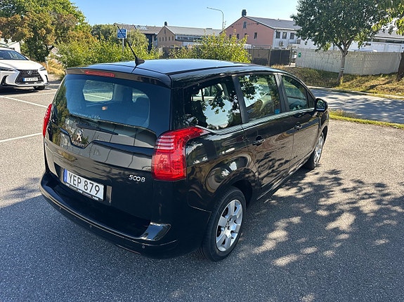 Peugeot 5008 5 of 9