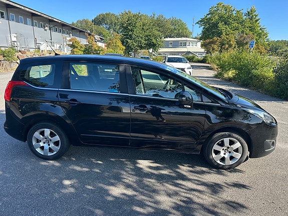 Peugeot 5008 4 of 9