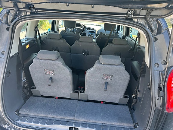Peugeot 5008 8 of 9