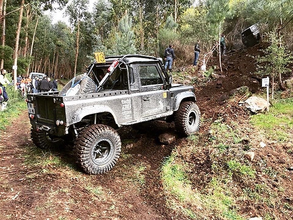 Land Rover Defender 110 9 of 11