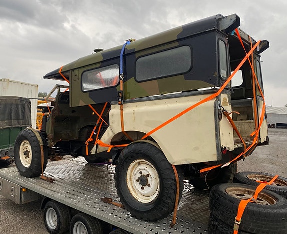 Land Rover Defender 110 6 of 11