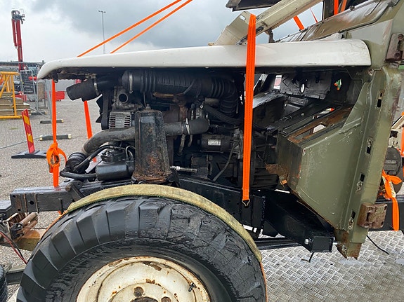 Land Rover Defender 110 3 of 11