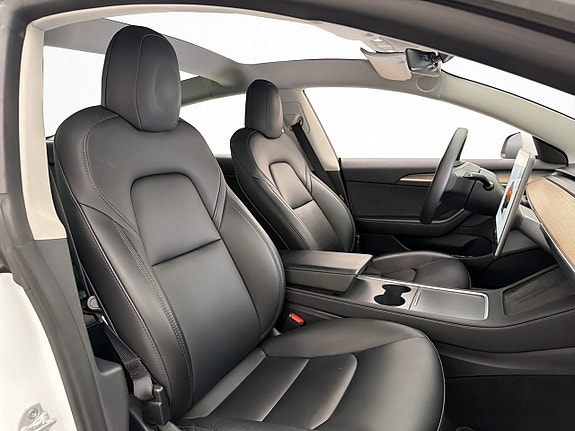 Tesla Model 3 24 of 30