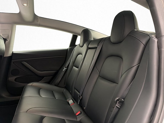 Tesla Model 3 26 of 30