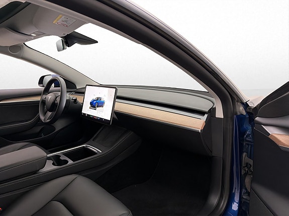 Tesla Model 3 23 of 30
