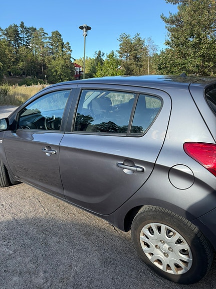 Hyundai i20 3 of 26