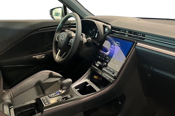 Lexus LBX 6 of 20