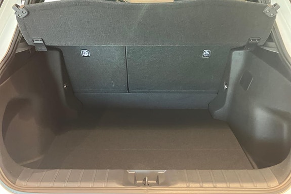 Lexus LBX 10 of 20