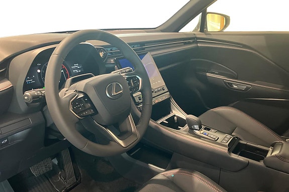 Lexus LBX 12 of 20
