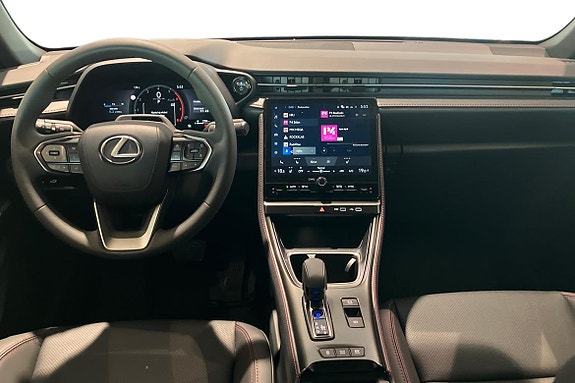 Lexus LBX 8 of 20