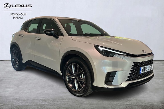 Lexus LBX 18 of 20