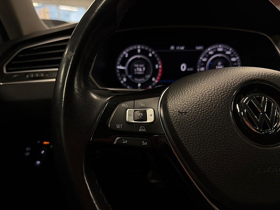 Volkswagen Tiguan 19 of 24