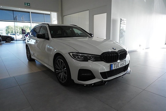 BMW 330e 4 of 11