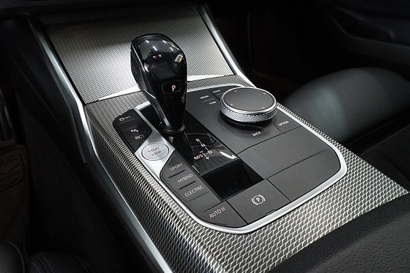 BMW 330e 9 of 11