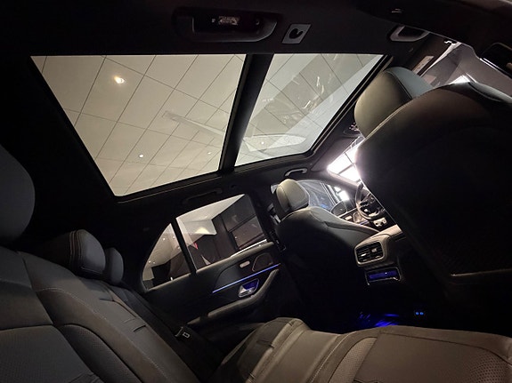 Mercedes-Benz GLE53 14 of 18