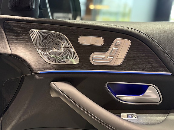 Mercedes-Benz GLE53 15 of 18
