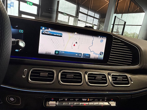 Mercedes-Benz GLE53 12 of 18