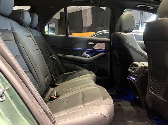 Mercedes-Benz GLE53 17 of 18
