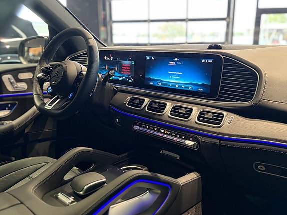 Mercedes-Benz GLE53 8 of 18
