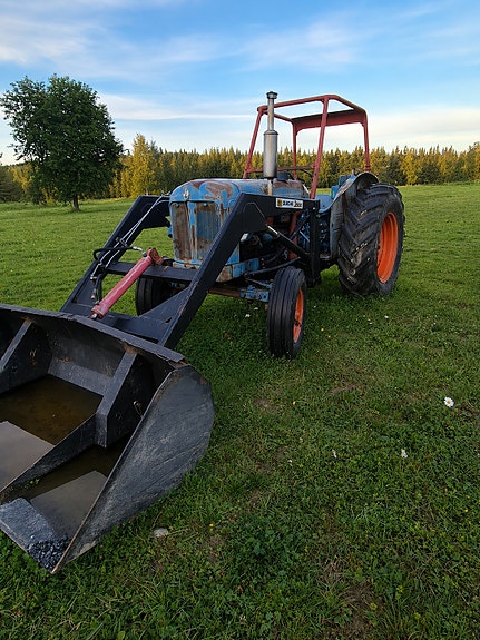 Ford Fordson Major 2 of 7