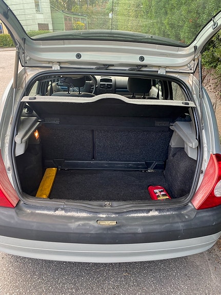 Renault Clio 12 of 12