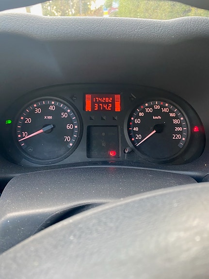 Renault Clio 11 of 12