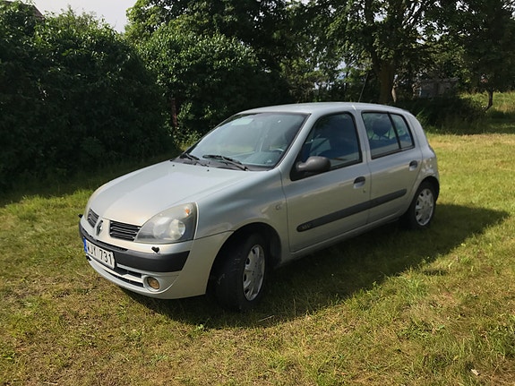 Renault Clio 2 of 12
