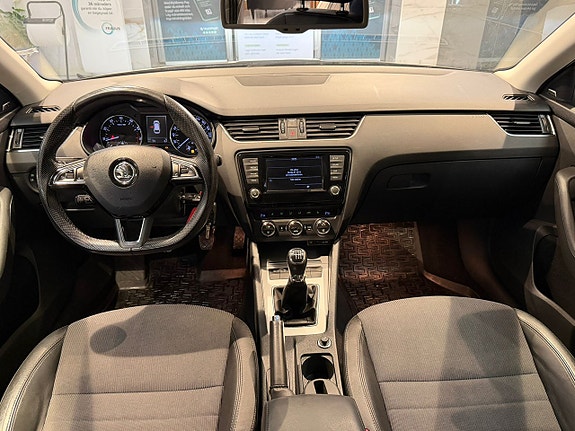 Skoda Octavia 10 of 28