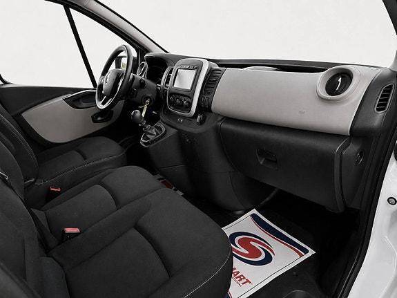 Renault Trafic 11 of 22